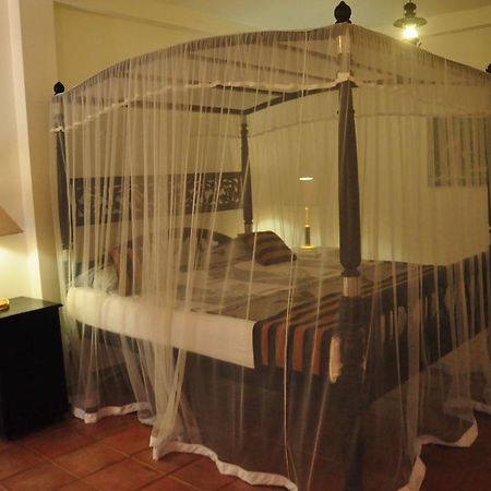 אונה ואטונה Asantha Guest House חדר תמונה