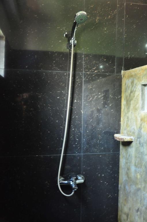 אונה ואטונה Asantha Guest House חדר תמונה