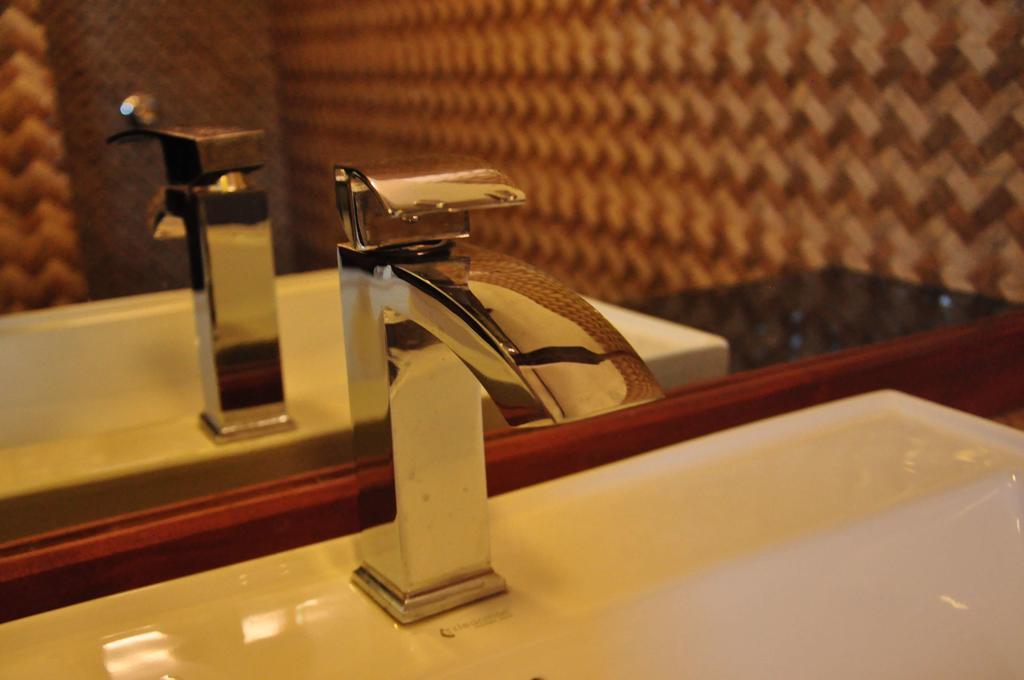 אונה ואטונה Asantha Guest House חדר תמונה
