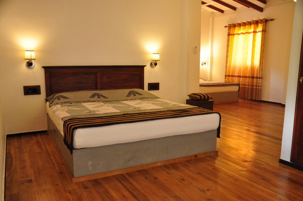 אונה ואטונה Asantha Guest House חדר תמונה