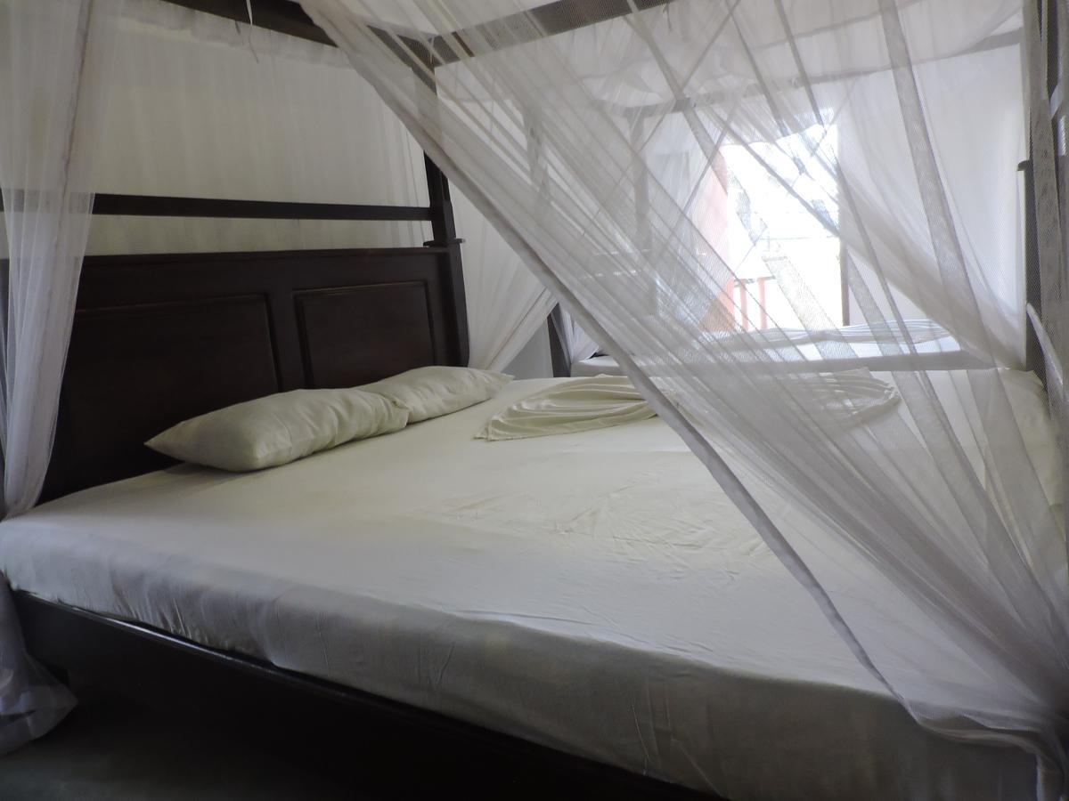אונה ואטונה Asantha Guest House מראה חיצוני תמונה