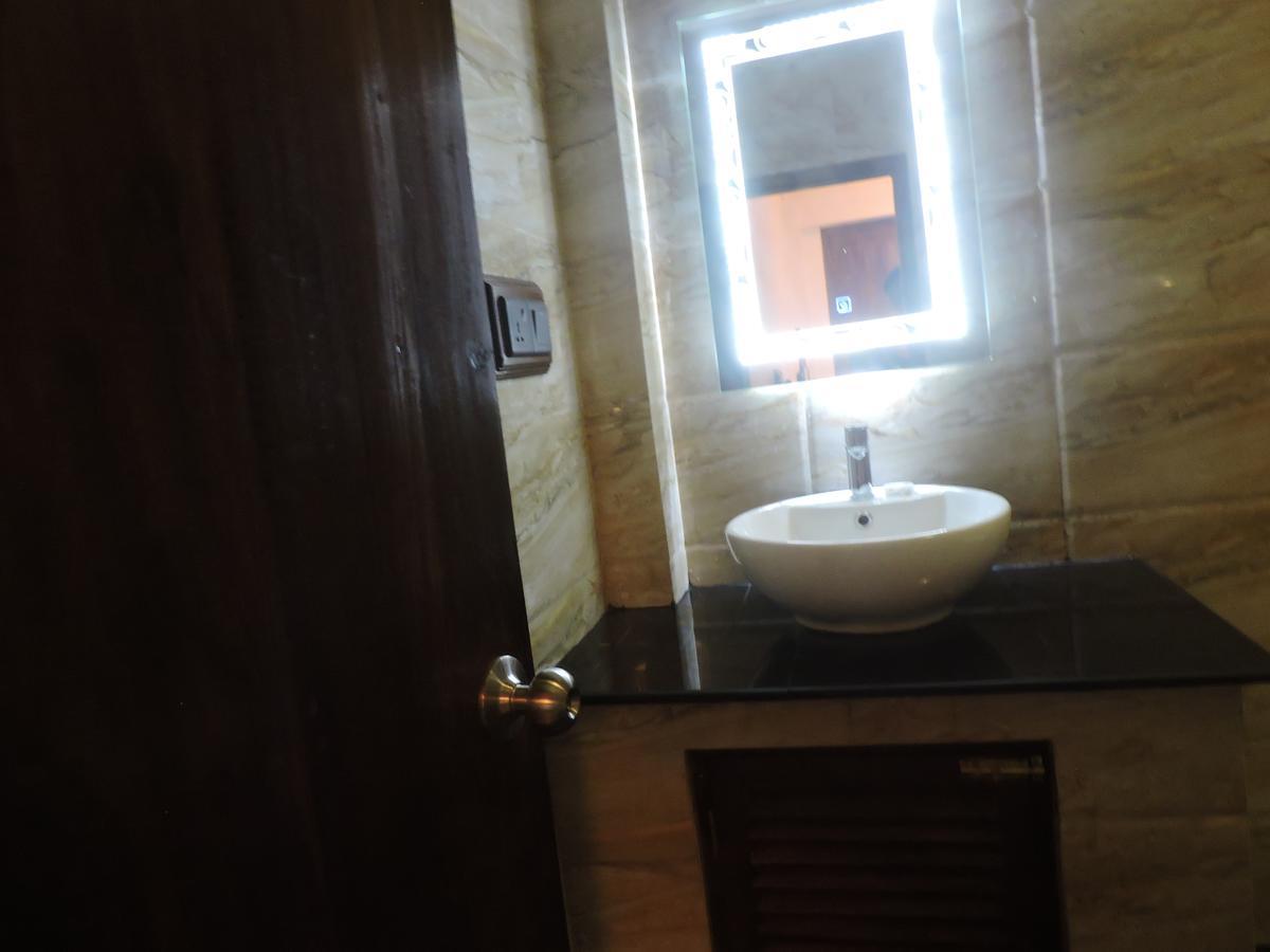 אונה ואטונה Asantha Guest House מראה חיצוני תמונה