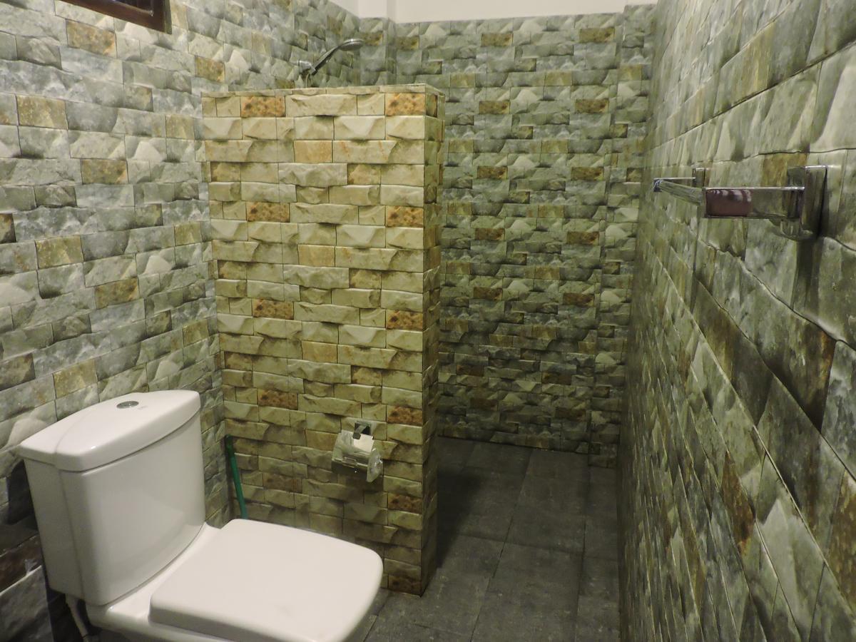 אונה ואטונה Asantha Guest House מראה חיצוני תמונה
